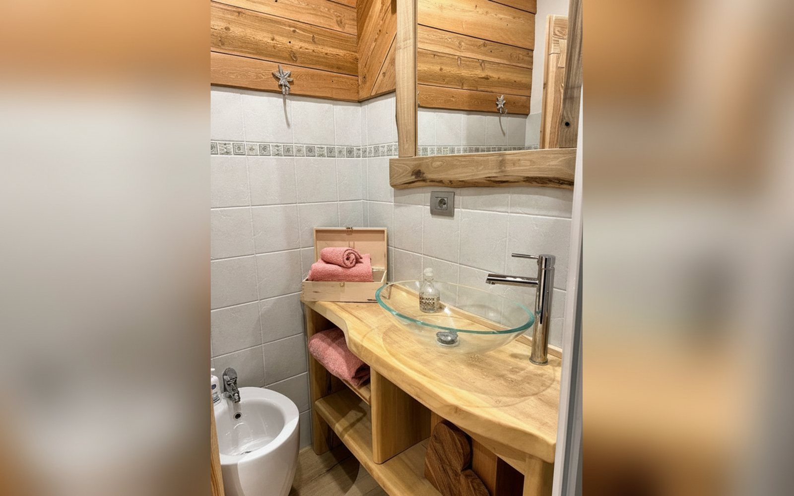 Nido di Cloe, bagno con mobile in legno